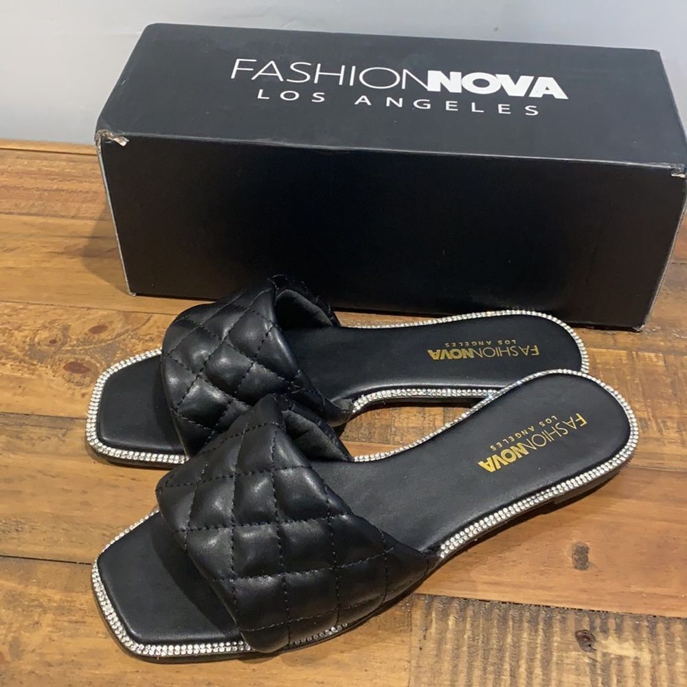 Fashion Nova Women's Black Better Than Ever Flip Flops Sandals w/ Box 7.5